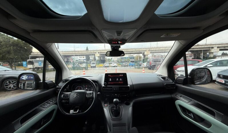 CİTROEN BERLİNGO 1.5BLUHDİ 130HP! LİK HATASIZ CAM TAVANLI! dolu