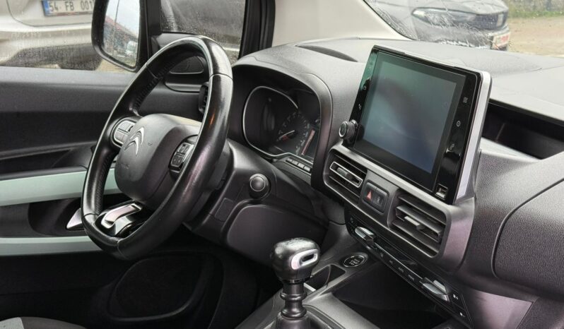 CİTROEN BERLİNGO 1.5BLUHDİ 130HP! LİK HATASIZ CAM TAVANLI! dolu
