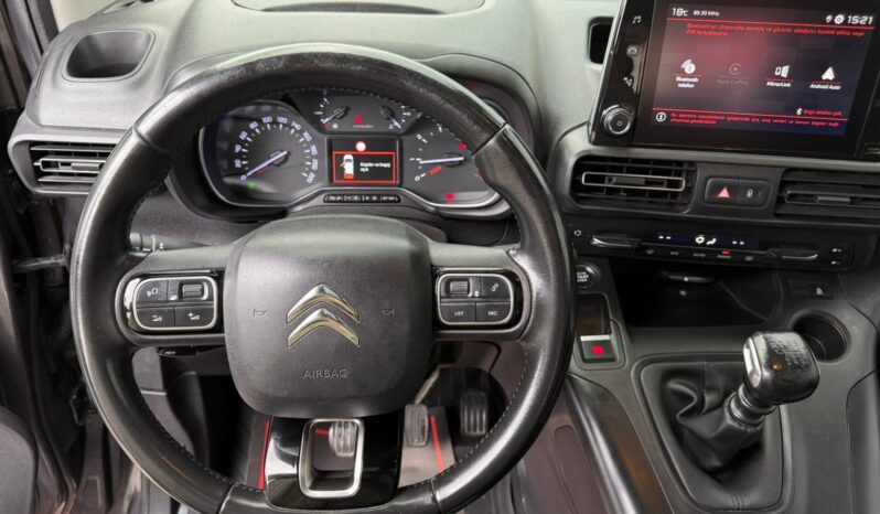CİTROEN BERLİNGO 1.5BLUHDİ 130HP! LİK HATASIZ CAM TAVANLI! dolu