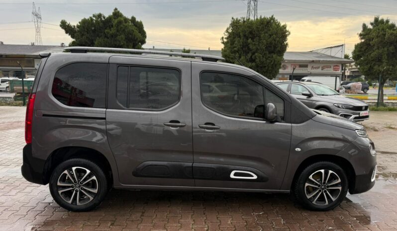 CİTROEN BERLİNGO 1.5BLUHDİ 130HP! LİK HATASIZ CAM TAVANLI! dolu